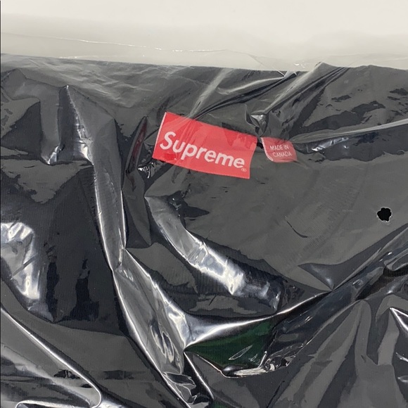 Supreme Small Box Logo Crewneck Sweater FW19SW56 - Picture 4 of 7